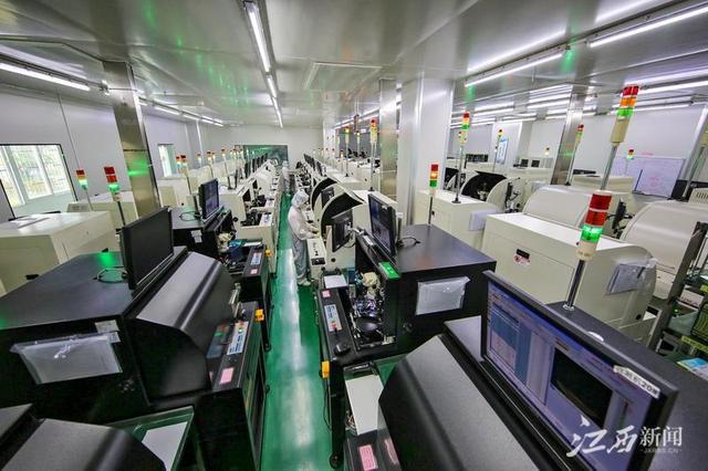 加“數(shù)”奔跑 互聯(lián)網(wǎng)接入及相關(guān)服務(wù)的發(fā)展與前景